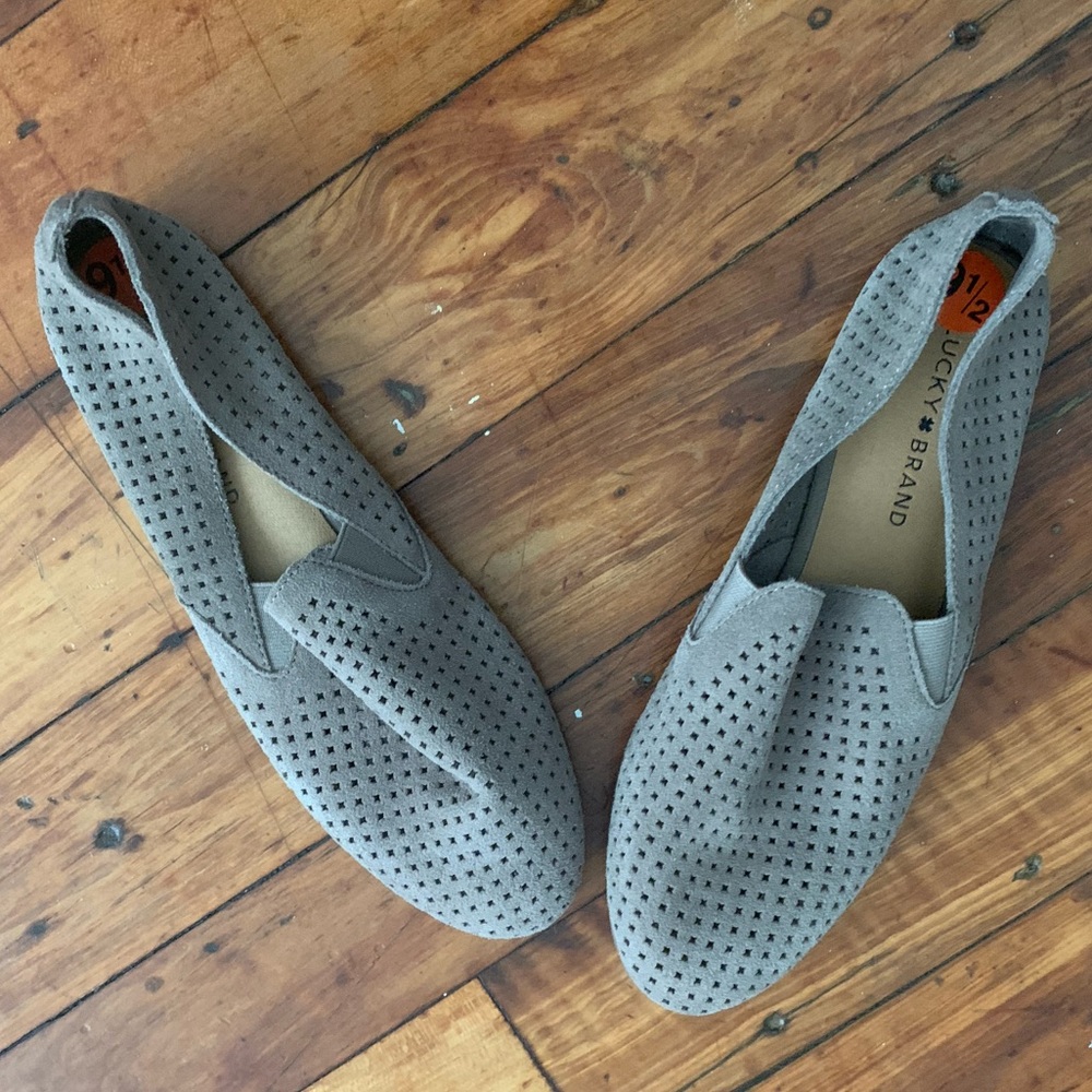 Lucky Brand Gray Flats- NWOT